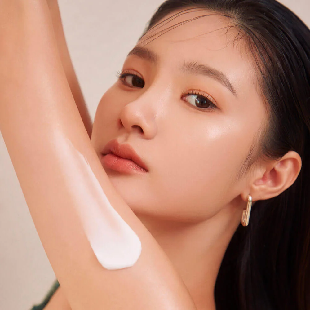 UIQ Легкий успокаивающий лосьон для тела с постбиотиками и пантенолом Biome Remedy Body Lotion 500 мл
