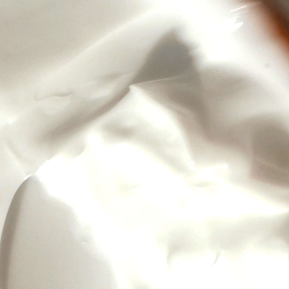 UIQ Легкий успокаивающий лосьон для тела с постбиотиками и пантенолом Biome Remedy Body Lotion 500 мл
