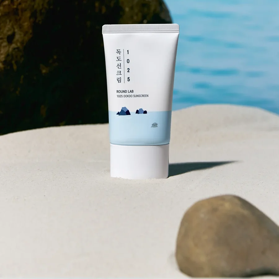 ROUND LAB Солнцезащитный крем для проблемной кожи с морской водой 1025 Dokdo Sunscreen 50 мл