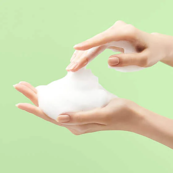 UIQ Мягкий обновляющий гель для душа с постбиотиками и LHA-кислотой Biome Remedy Body Wash 300 мл