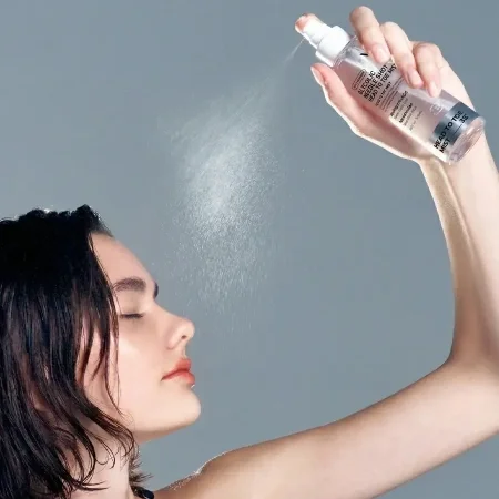 VT Cosmetics REEDLE SHOT Мист-спрей для лица GLYCOLIC REEDLE SHOT HEAD TO TOE MIST 120ml